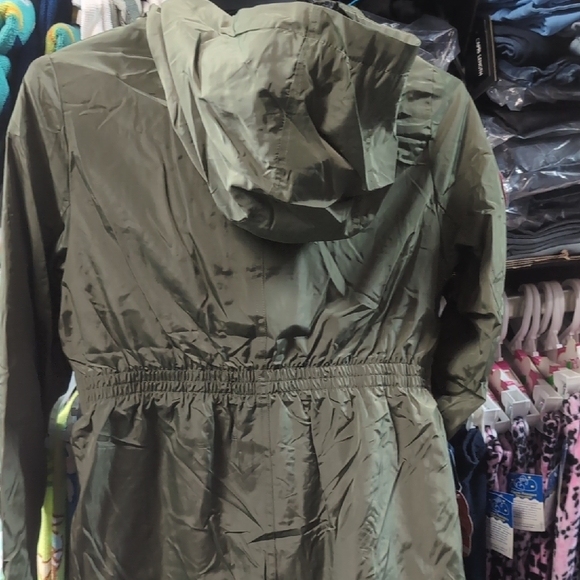 Canada Weather Gear Kids Green Raincoat - Picture 3 of 6